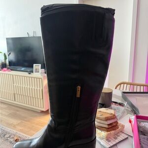 Vince Camuto Black Heeled Boots 12m Wide Calf